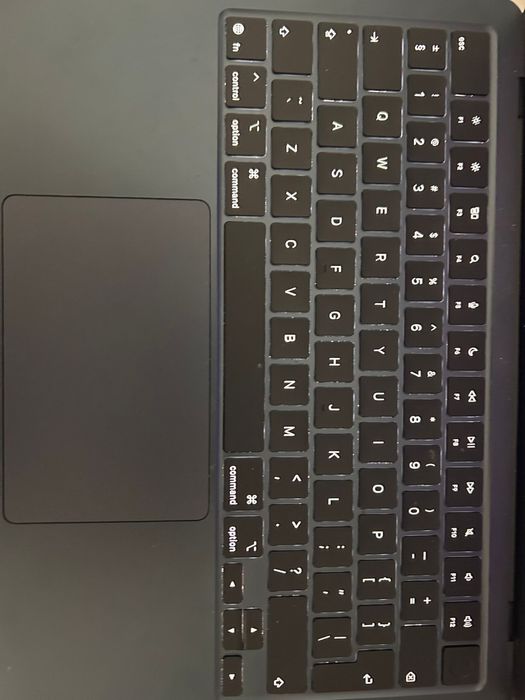 Vand Laptop MacBook Air 13 ca nou !