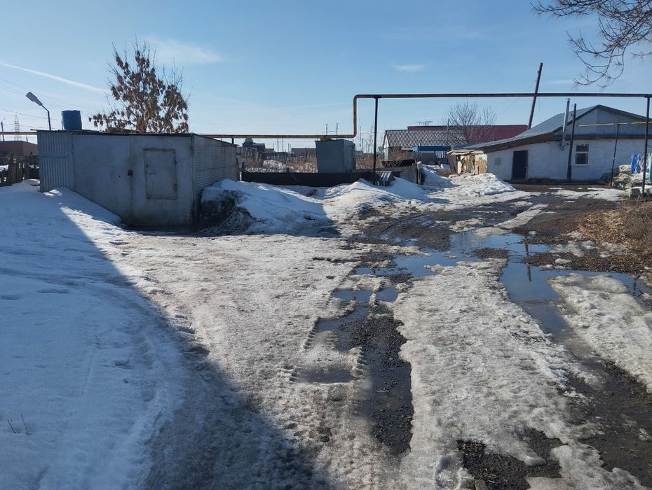 Два дома в одном дворе.