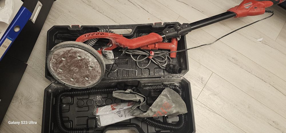 Шлифовальная машинка