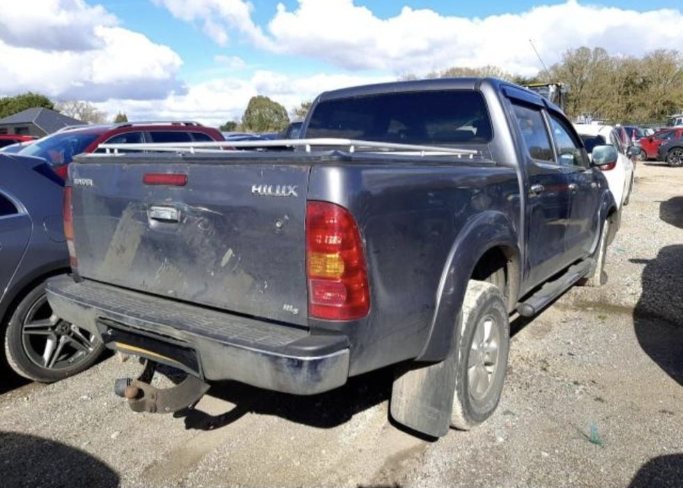 Dezmembrez Toyota Hilux 3.0 Manuala 2006-2012