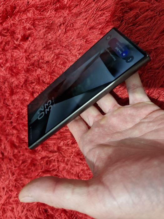 -Samsung S24Ultra Black 1,02Tb 12Ram ireprosabil stare perfecta doar telefonul poze reale nici o restrictie nici o interventie/reparatie
-Am