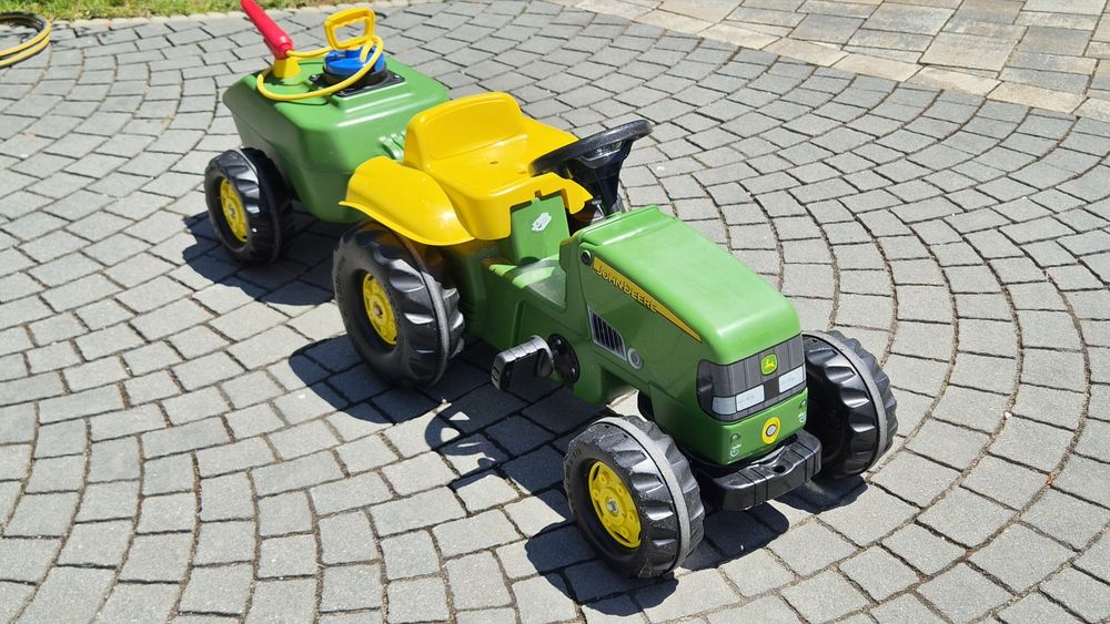 Детски трактор John Deere с педали и цистерна