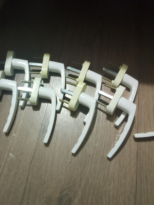 Продам для дверей  ручка