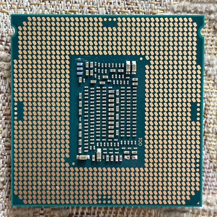 Процессор Intel Xeon E-2224