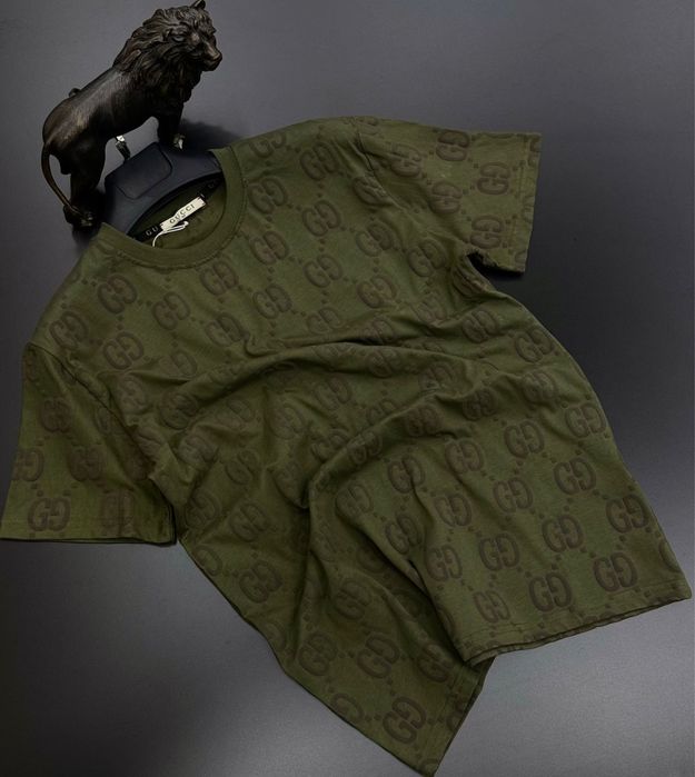 Vand tricouri de barbati