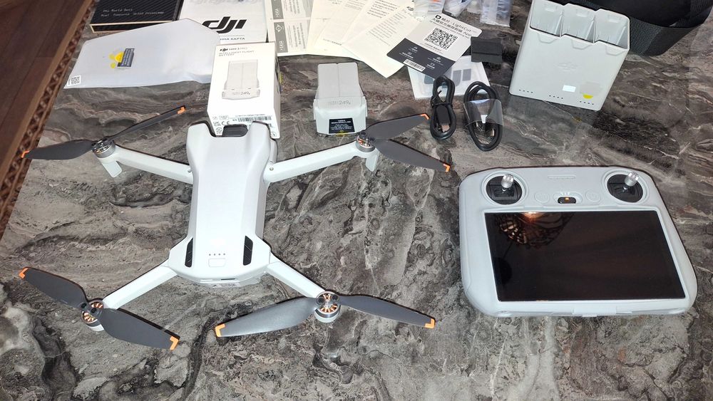 DJI Mini 3 Fly More Combo (DJI RC)