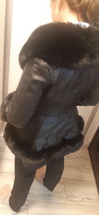 Blanita  naturala cu piele în lateral