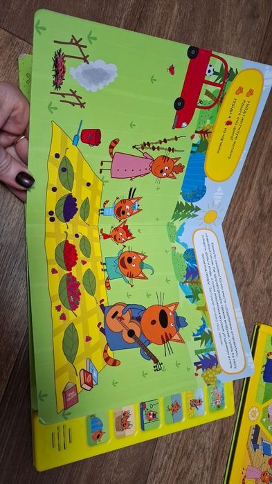 Планшет и книжки серии "Три кота"