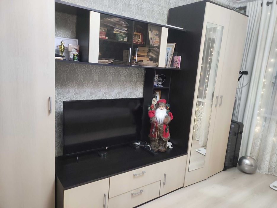 Продам стенку в гостиную