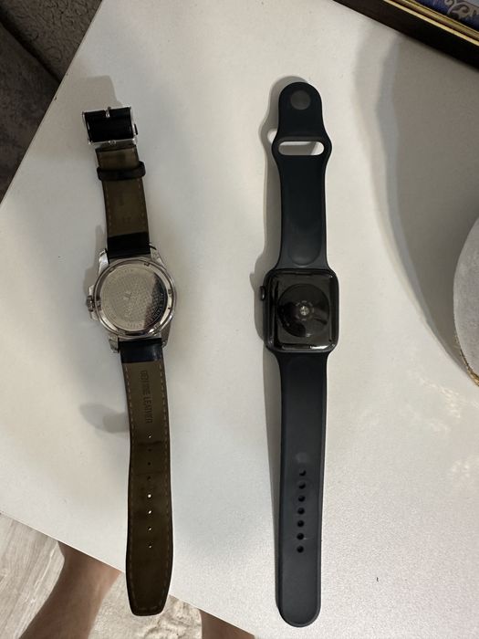 Часы наручные 2 штук