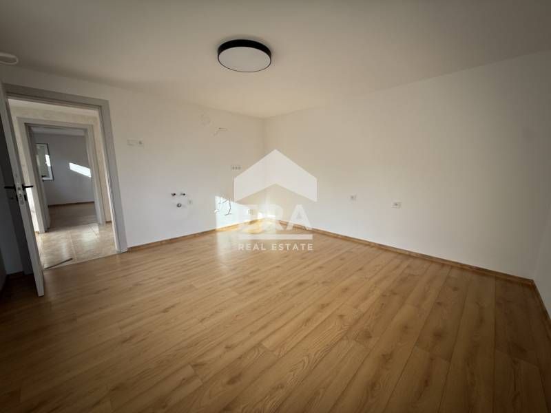 Продава се Двустаен апартамент в Варна, Виница - 61 кв.м за 1045 €/кв.м - Снимка #2