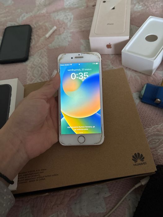 Телефон iPhone 8