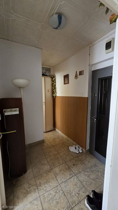 De vanzare apartament 3 camere etaj 1