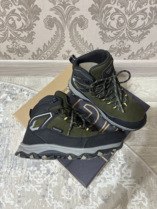 Продам ботинки детские осень-весна