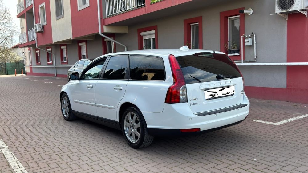 Volvo v50 drivE (diesel) an 03/2010
