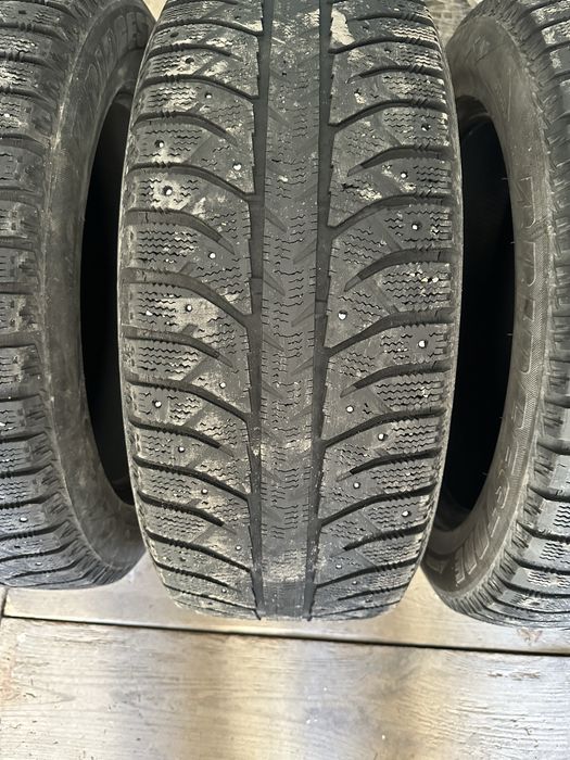Продам авторезину 235/60 R 18 б/у