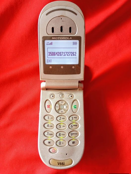 Motorola v66i + charger auto ( unlocked, baterie Nou nouță)