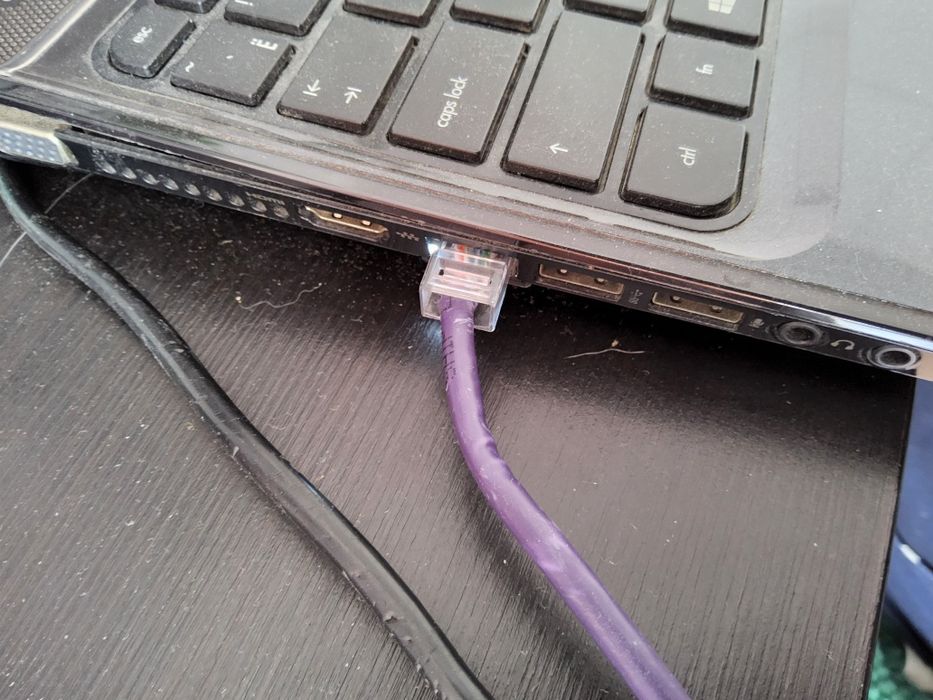 Продам б/у ноутбук hp