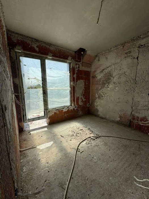 Продава се Двустаен апартамент в София, Център - 61 кв.м за 2017 €/кв.м - Снимка #2