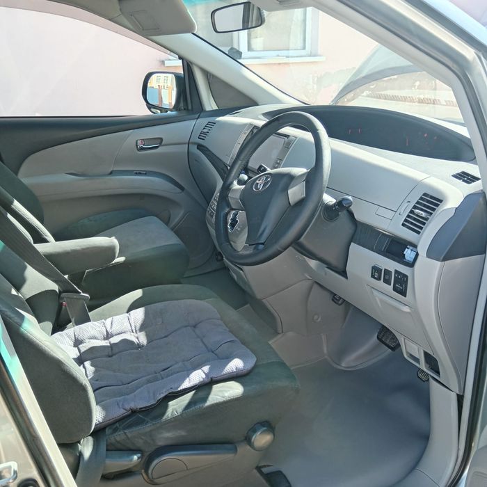 Тайота Эстима сатылады