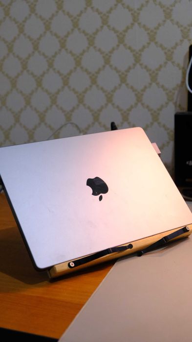 Apple MacBook Pro 14