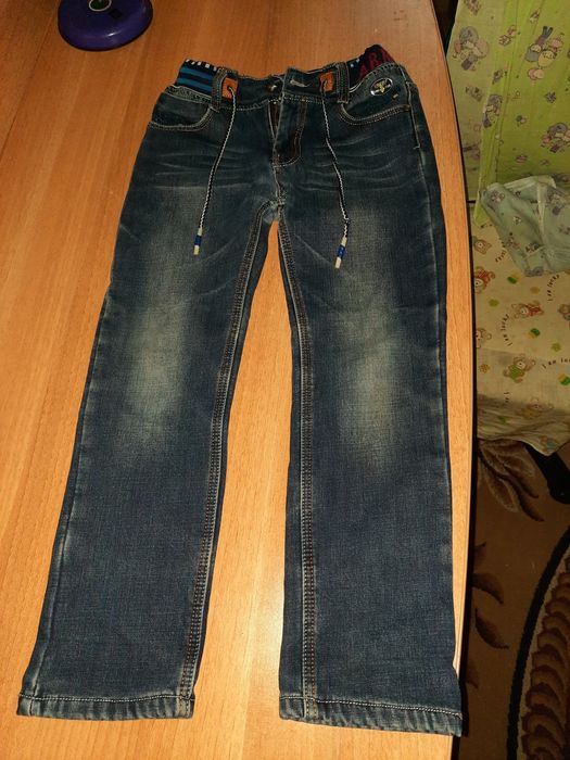 Продам утеплёные джинсы на мальчика.