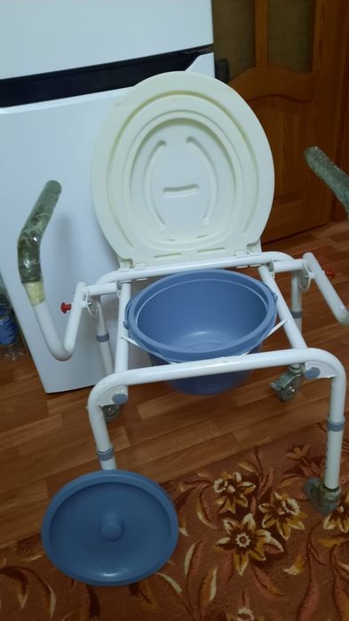 Продам трость, ходунки, стул горшок