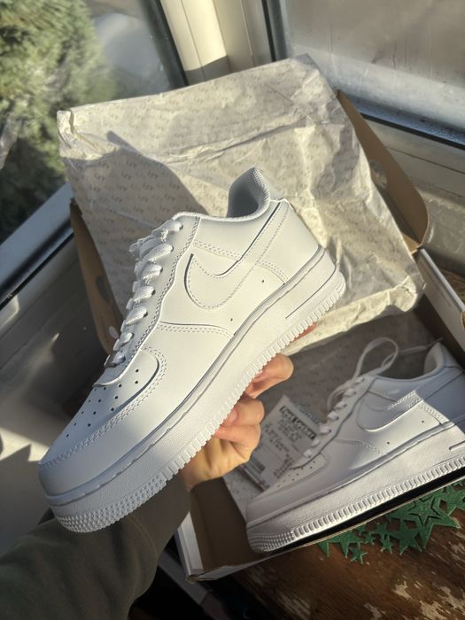 Nike Air Force 1 Triple White