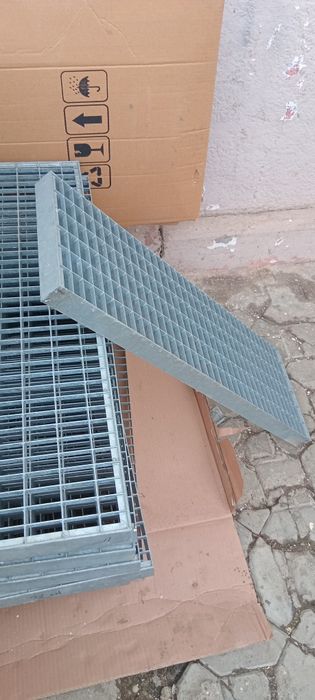 Trepte metalice zincate