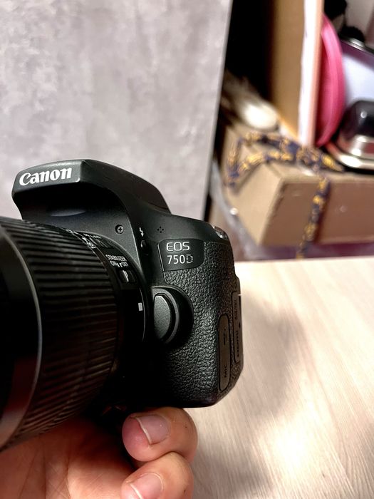 Продам Canon EOS 750D + 3 объектива (полный комплект)