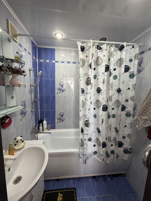 Срочно 2 ком.кв район 8 школы