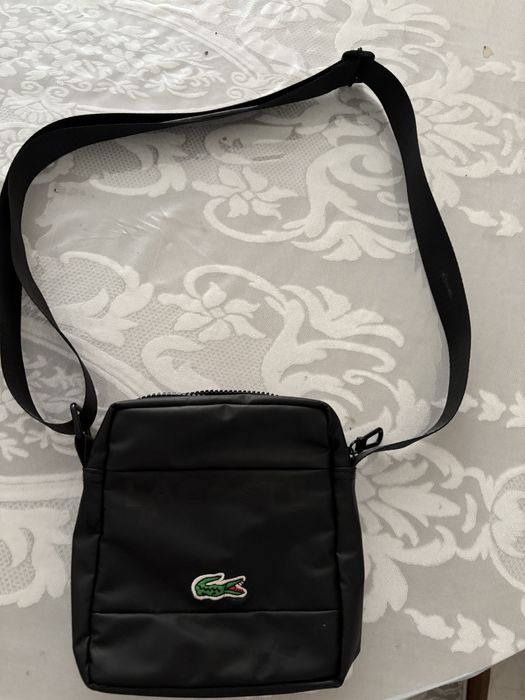 Продаю барсетку лакосте