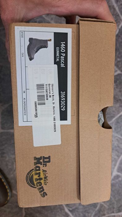 Оригинални обувки Dr Martens, 36 номер