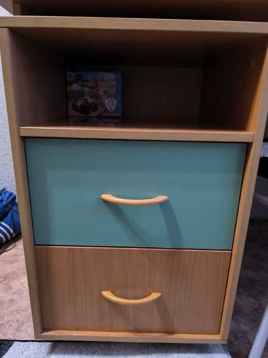 Продам пенал для книг и одежды