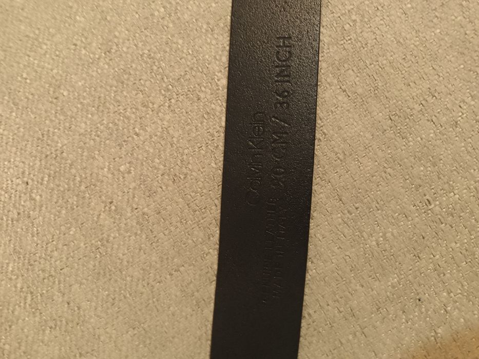 Calvin Klein din piele naturală, neagră,nouă .Mărime 90 cm.
Se poate p