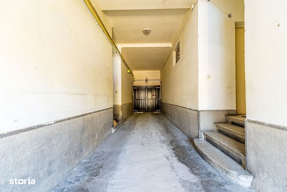 Apartament în centru cu acces auto și garaj propriu
