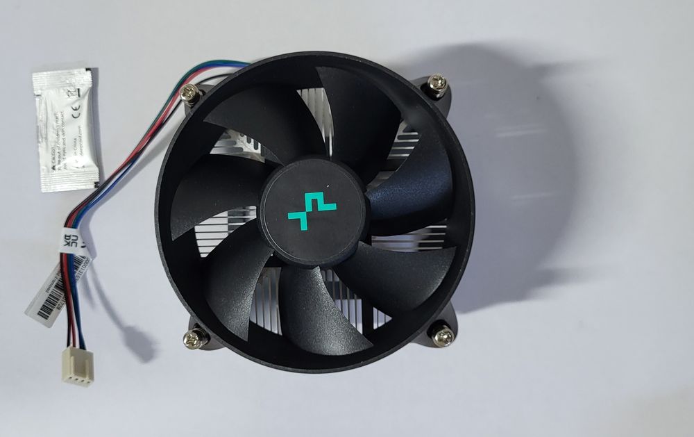 Куллер новый абсолютно.