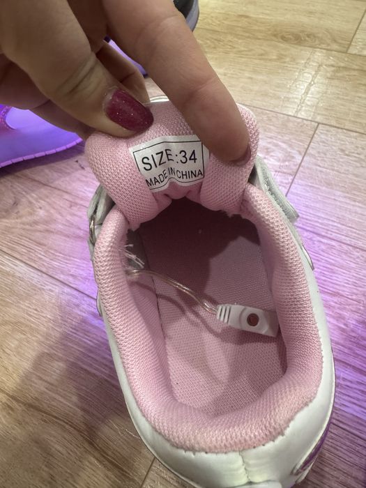 Продам кроссовки ролики