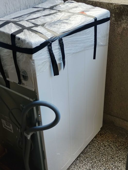 Продавам пералня с горно отваряне.