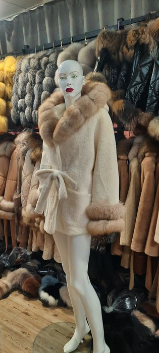 НОВИ!Кожени палта от естествен косъм от лисица и алкантара