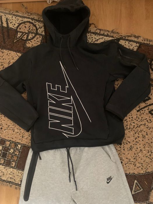 Мъжки спортни екипи: Nike tech fleece,Nike,under armour