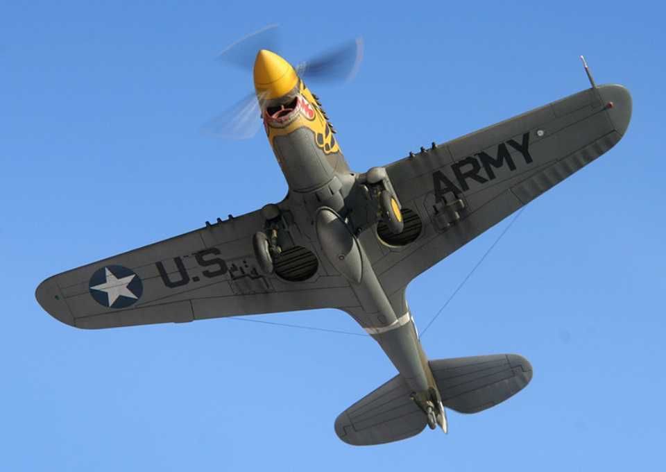 сборная модель самолёта P-40 Tomahawk 1/72 NOVO наглядное пособие