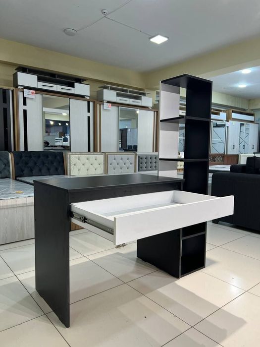 Письменный стол и полочка