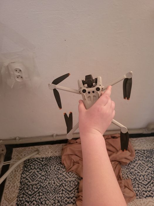 Продам, дрон диджей мини 3про торг имеется