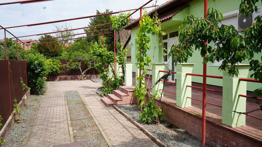 Casă/Apartament spațios 120mp cu curte și parcare – zona centrală Arad
