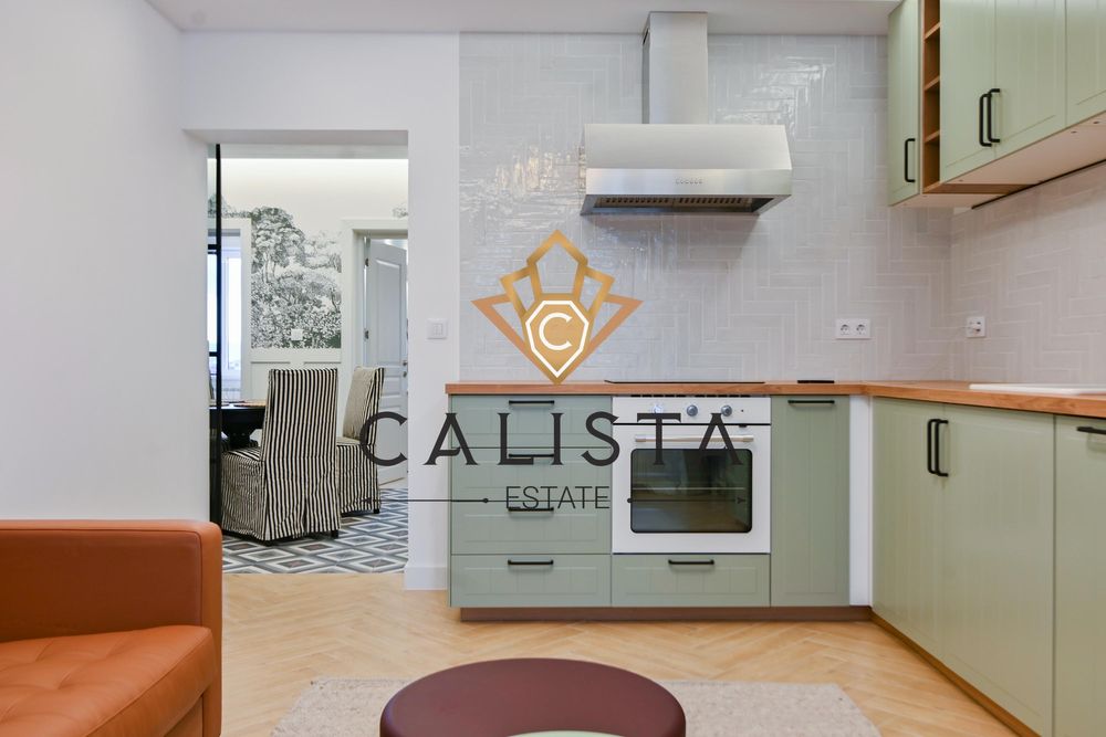 Дава се под наем Тристаен апартамент в София, Център - 90 кв.м за 1299 € - Снимка #3