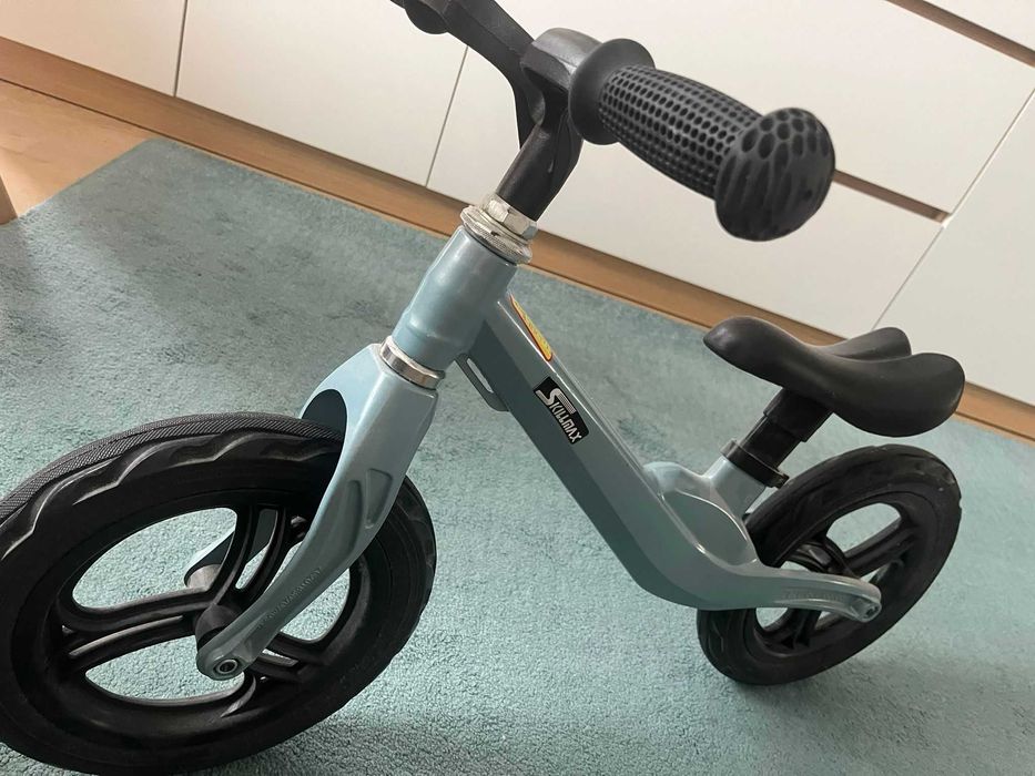 Bicicletă Fără Pedale – Ideală pentru Primii Pași pe Două Roți!