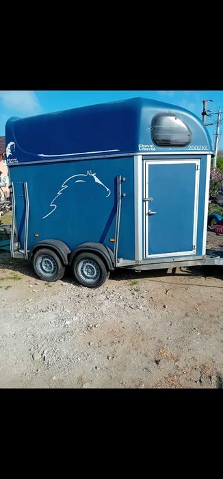 Remorca transport cai