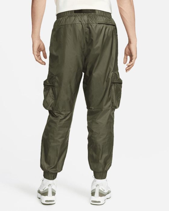 Мъжки долнища Nike Tech Pack - различни цветове и размери XS