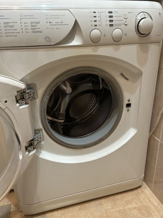 стиральная машина Ariston